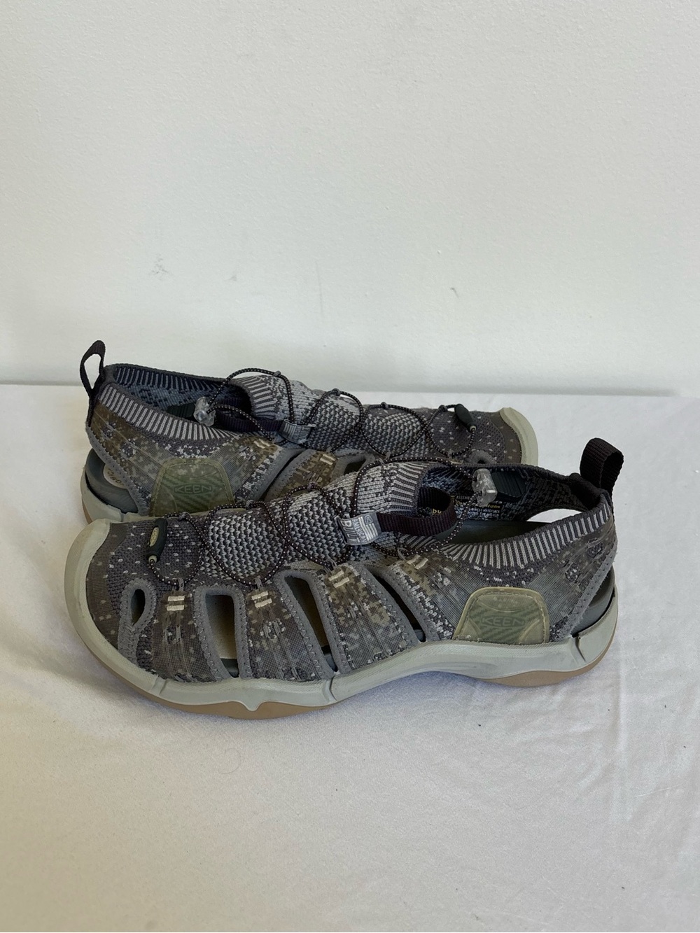 Keen Evofit One Womens size 9 Gray Sandals Eu 39.5